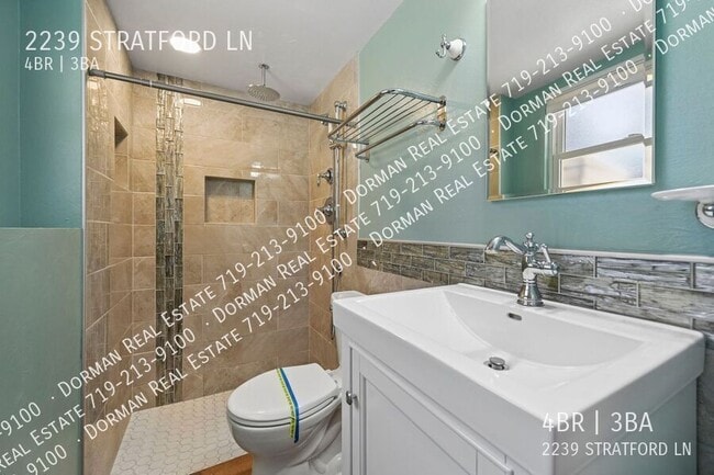 Building Photo - 2239 Stratford Ln