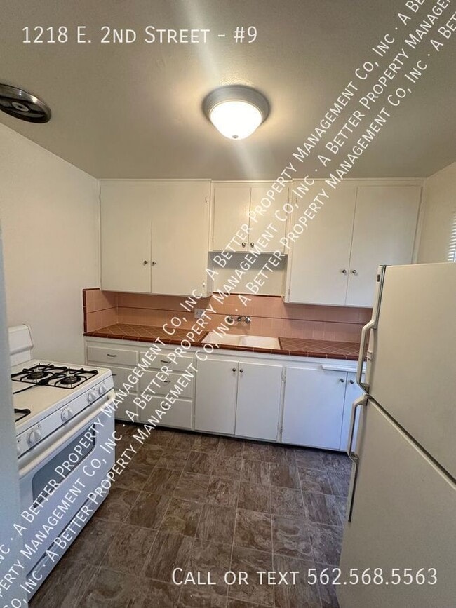 Building Photo - 1218 2nd St