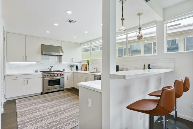 Building Photo - 2235 Gloaming Way