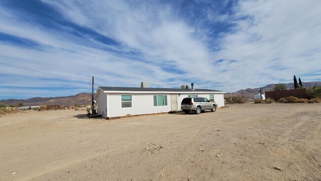 Building Photo - 35424 Oasis St