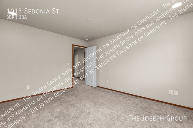 Building Photo - 1015 Sedonia St