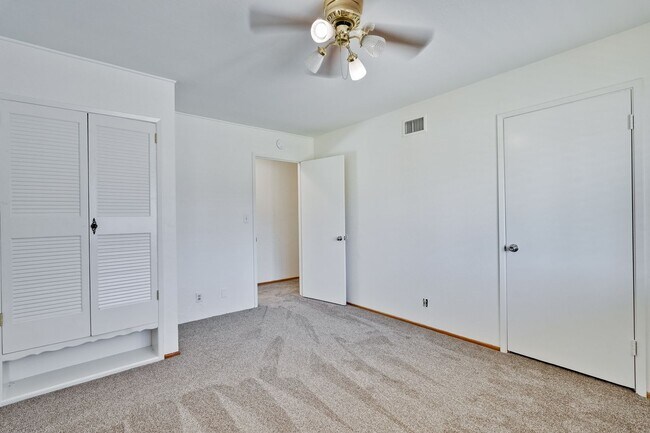 Building Photo - 3 Bedroom Gem near Santana Row.  Convenien...