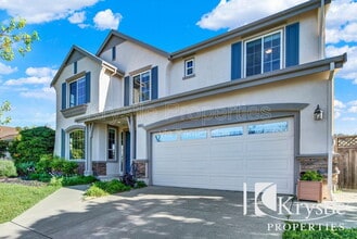 Building Photo - 3050 Blue Sky Ct