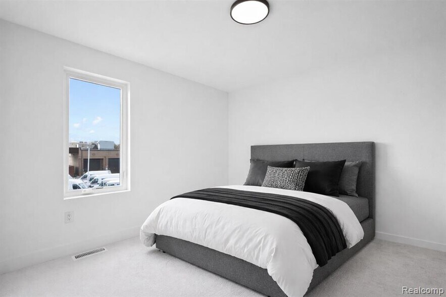 Building Photo - 125 N Washington Ave