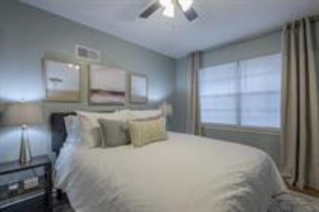 Building Photo - 4110 Clark Ave