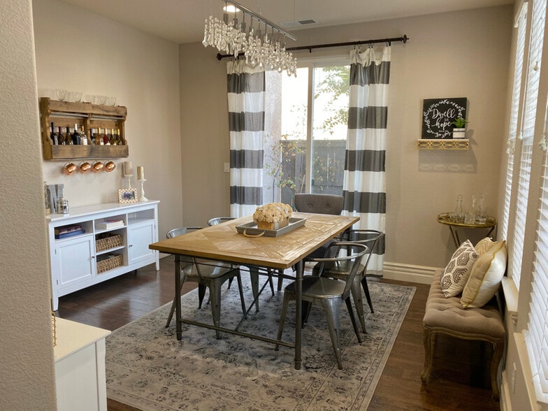 Building Photo - 192 Talmont Cir