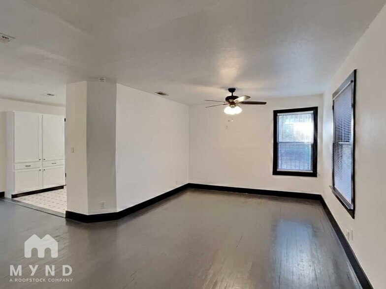 Building Photo - 428 Quentin Dr