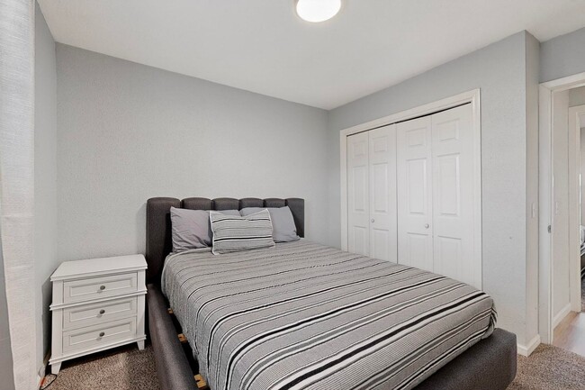 Building Photo - 5501 Purple Sage Dr
