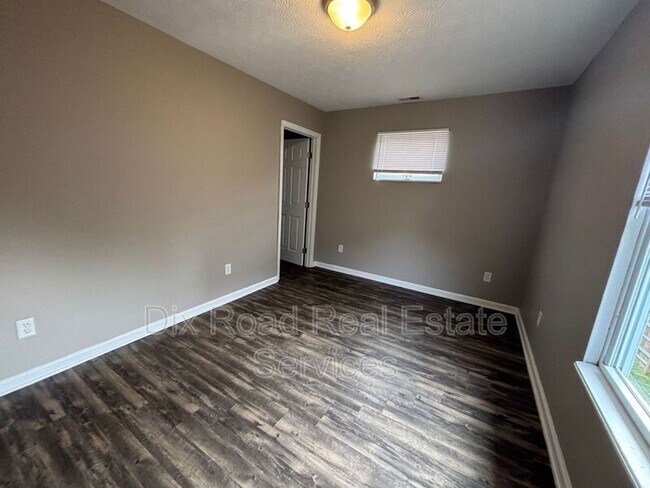 Building Photo - 2112 Lodell Ave