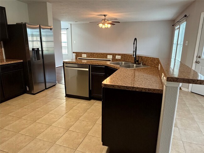 Building Photo - 9403 Sunflower Ridge Ln