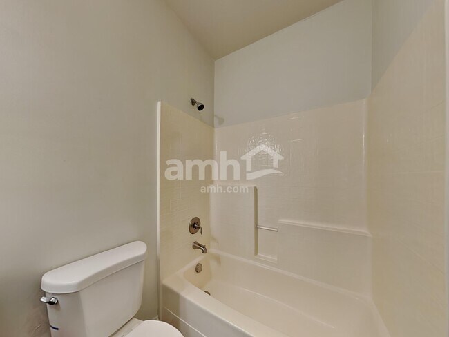 Building Photo - 439 W Rustling Leaves Ln