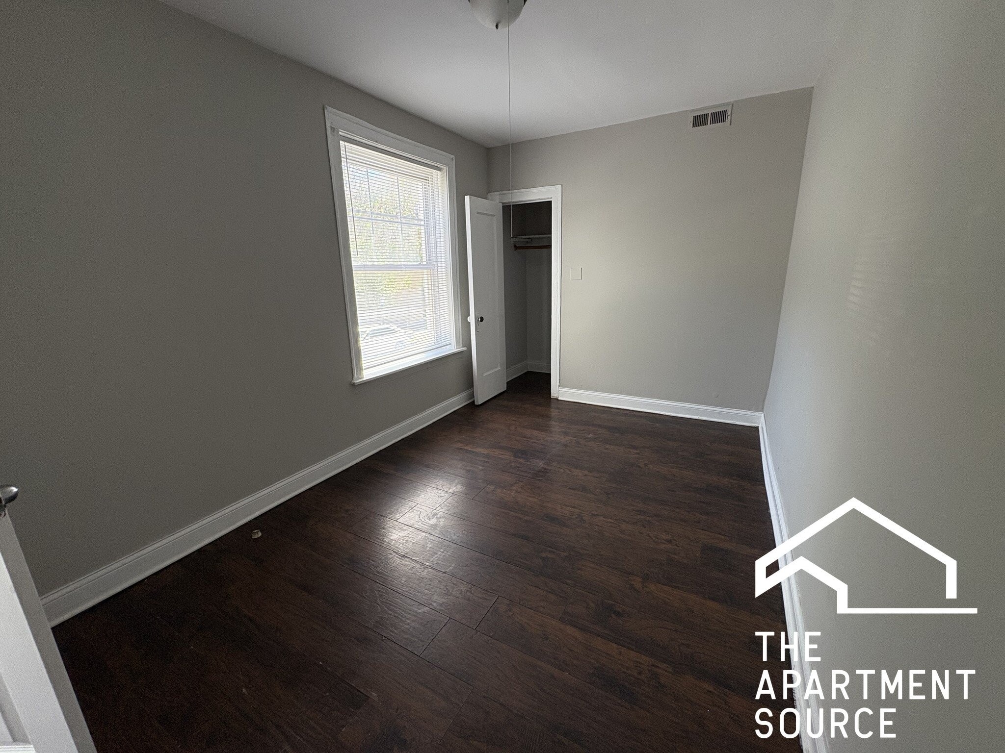 Building Photo - 6300 N Oakley Ave