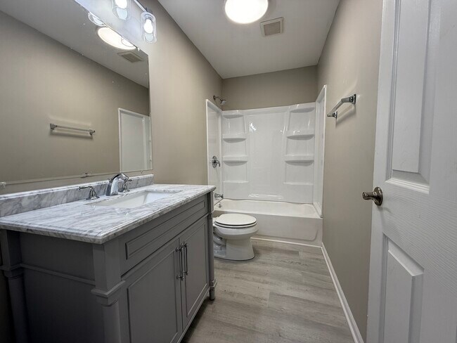 Building Photo - 337 Woodland Dr