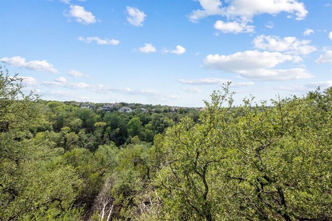 Building Photo - 4711 Spicewood Springs Rd