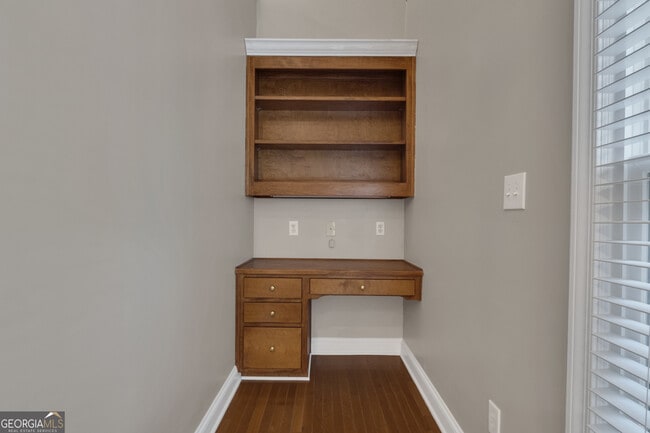 Building Photo - 135 Handshaker Ct