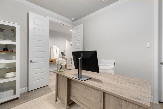 Building Photo - 6720 Verona Pl