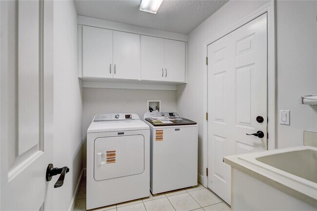 Building Photo - 16 Edgar Ln