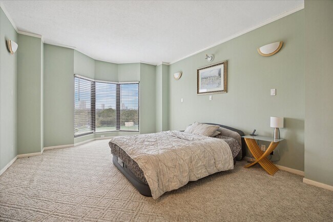 Building Photo - 661 Bering Dr