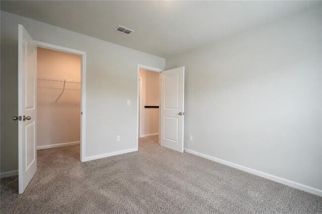Building Photo - 13 Westerly Sta