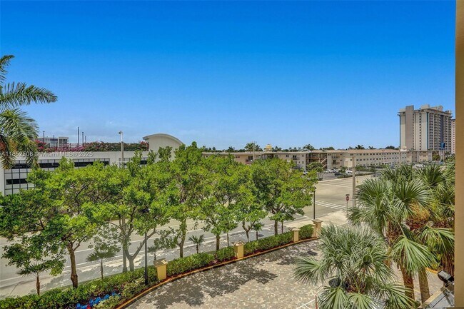 Building Photo - 2501 S Ocean Dr