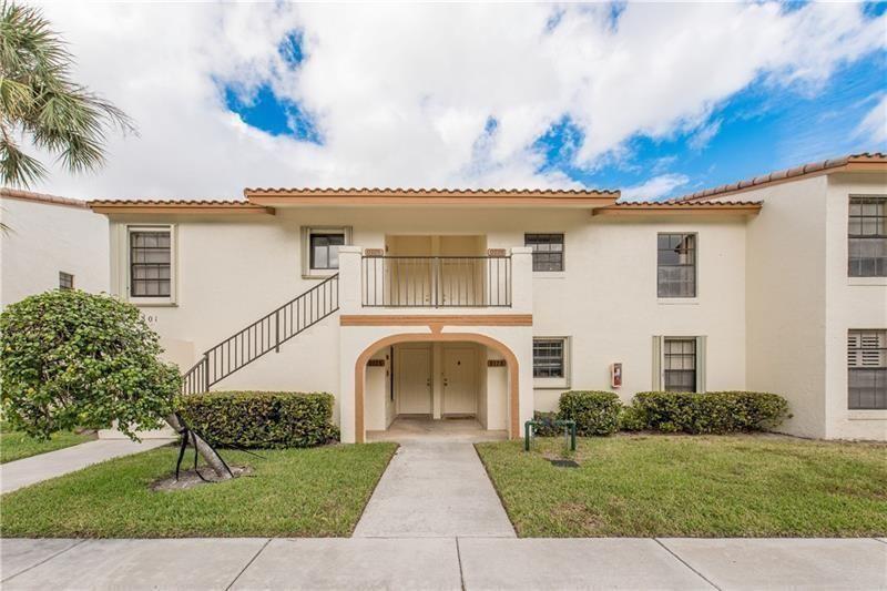 Building Photo - 301 Olivewood Pl