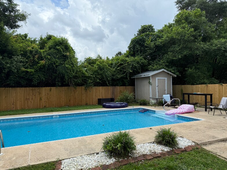 Building Photo - 6982 Burrell Ln