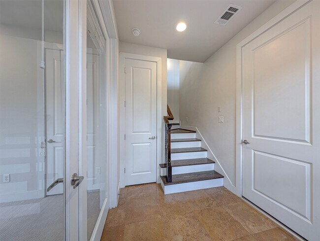 Building Photo - 2503 Garrow St