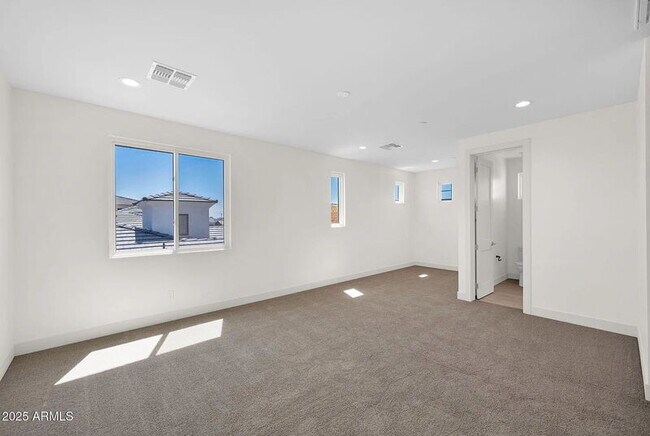 Building Photo - 2648 E Longhorn Ct