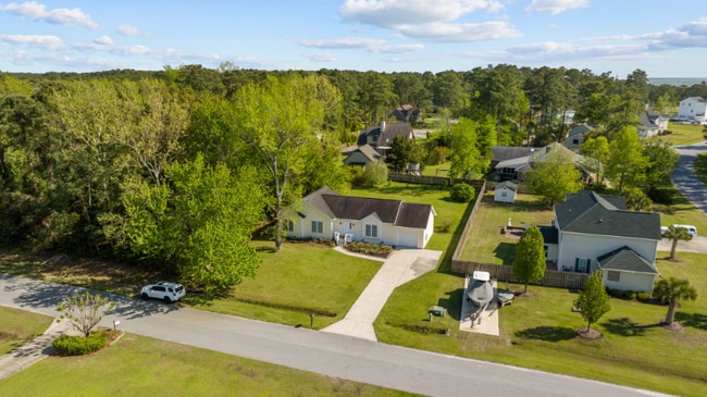 Building Photo - 736 Comet Dr