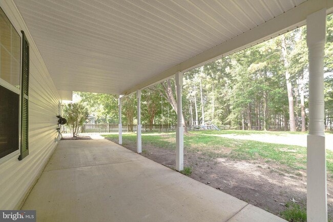 Building Photo - 21133 Woodmere Dr