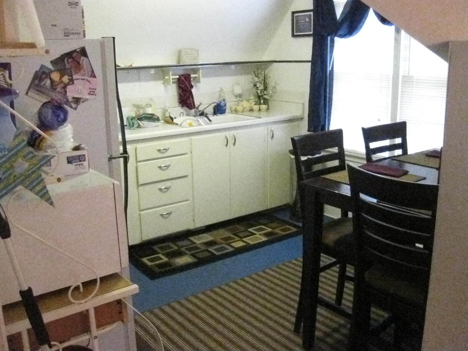 Nice sized eat in Kitchen with lots of light - 1136 68th St