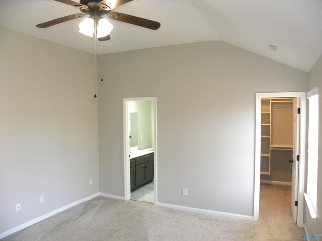 Building Photo - 258 Mountain Creek Dr