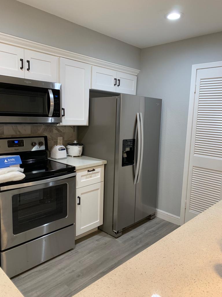 Building Photo - 1900 Peach Ave