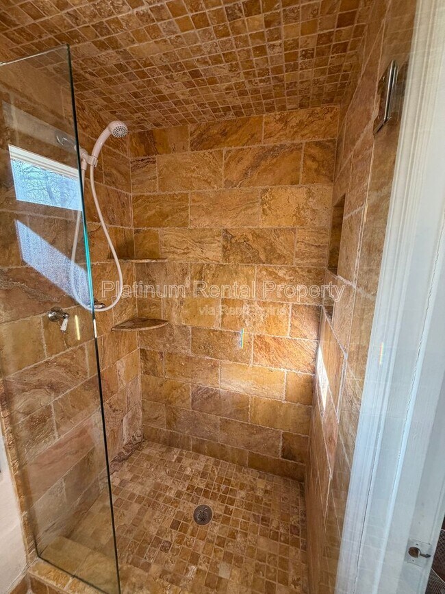 Building Photo - 835 Timber Lake Trail