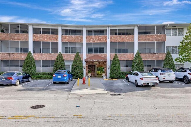 Building Photo - 2190 NE 51st Ct