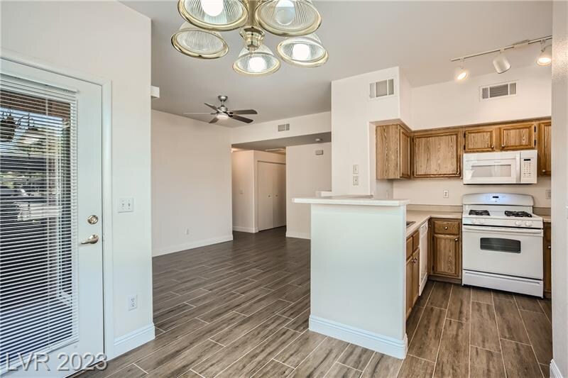 Building Photo - 9050 W Warm Springs Rd