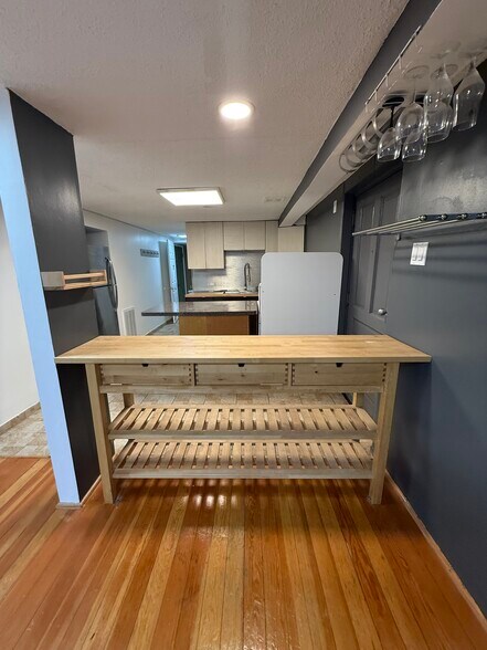 Building Photo - 3318 W Pierce Ave