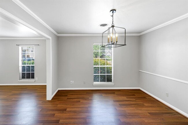 Building Photo - 614 Val Lena Dr
