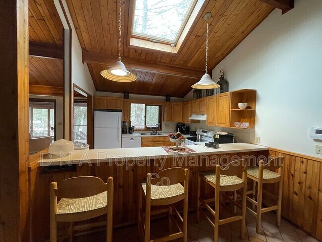 Building Photo - 3530 Spruce Cabin Rd