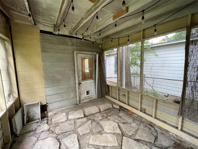 Building Photo - 112 W 55th St