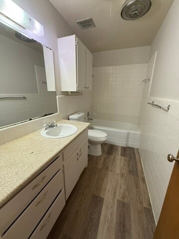 Building Photo - 5409 Temple Ave