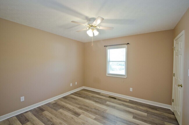 Building Photo - Lovely 3 bed 2 bath in East Limestone minutes to Athens!