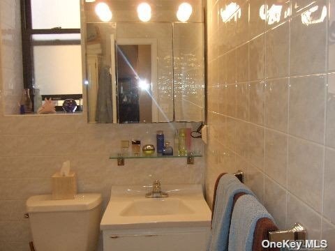 Building Photo - 25 W Broadway