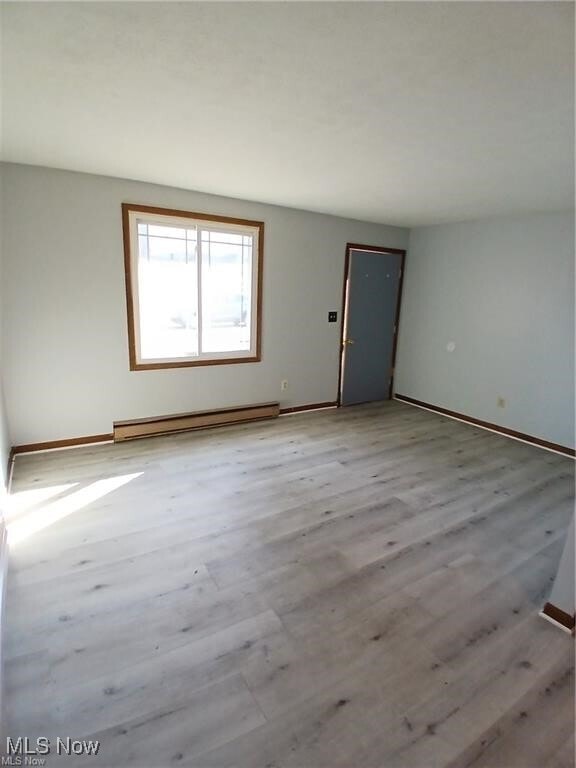 Building Photo - 31 1/2 Elm St