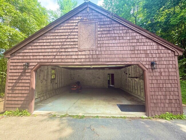 Building Photo - 30 John Haley Rd