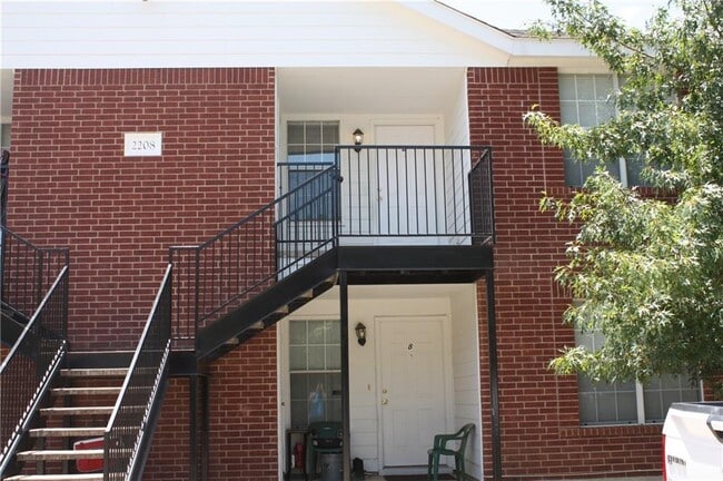 Building Photo - 2208 Katy Ln
