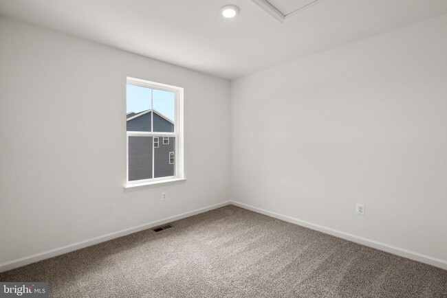 Building Photo - 8256 Longford Rd
