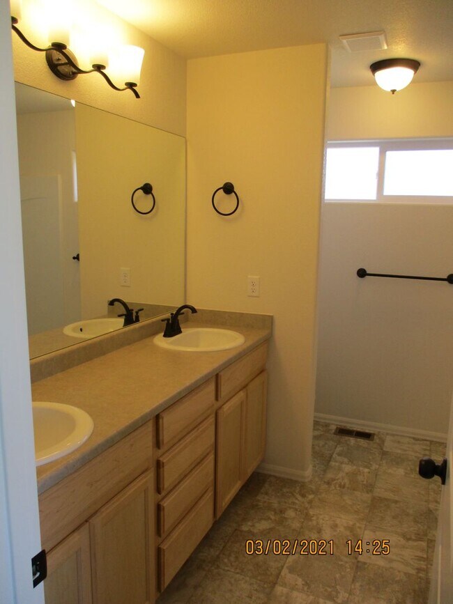 Building Photo - 3 Bed, 2.5 Bath - 2 Story Home in Windsor's Raindance Subdivision! Available Now!