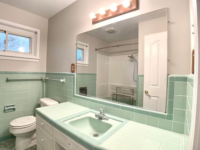 Building Photo - 30 Bunker Hill Rd