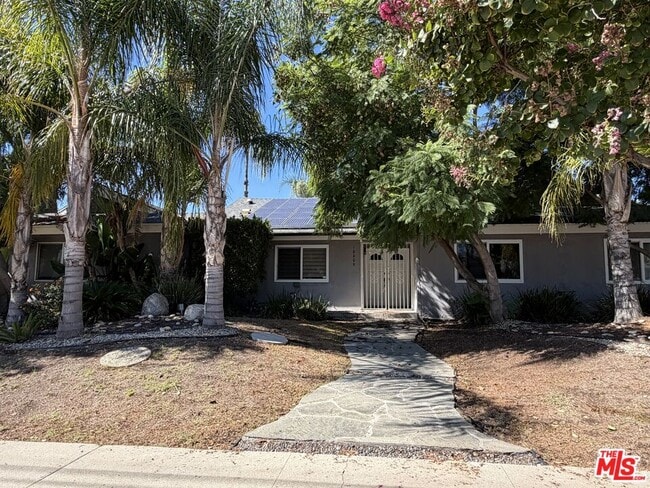 Building Photo - 10609 Reseda Blvd